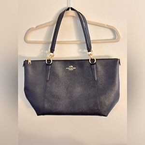 👜Coach Ava Tote Crossgrain Purse. Blue/ black